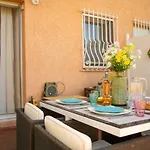 Coquet T2 A En Rez-de-jardin Lägenhet Sanary-sur-Mer