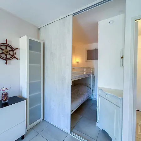 Coquet T2 A En Rez-de-jardin * Санари-сюр-Мер